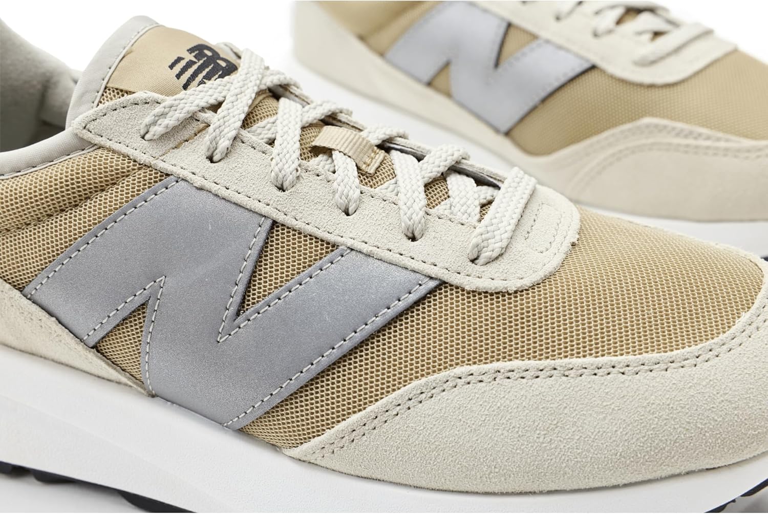 Unisex New Balance Classics 370 V1