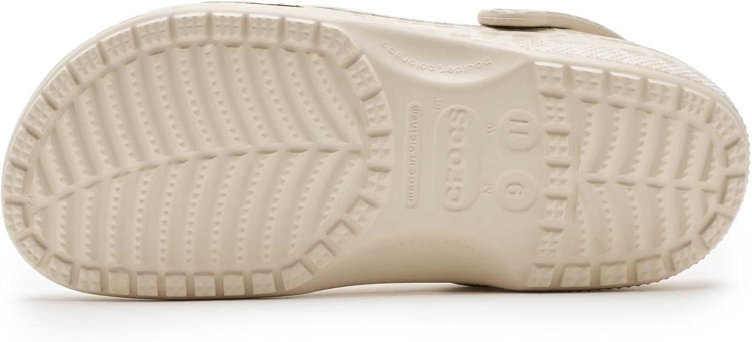 크록스 클래식 Clog Seasonal Graphic