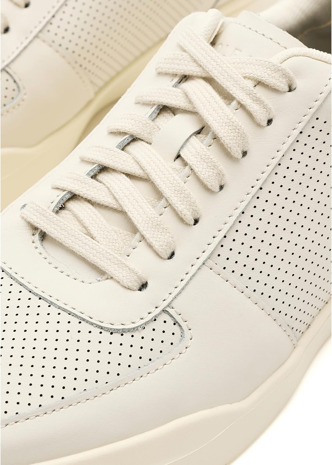 콜 한 그랜드 Crosscourt Modern Perforated Lightweight 레더
