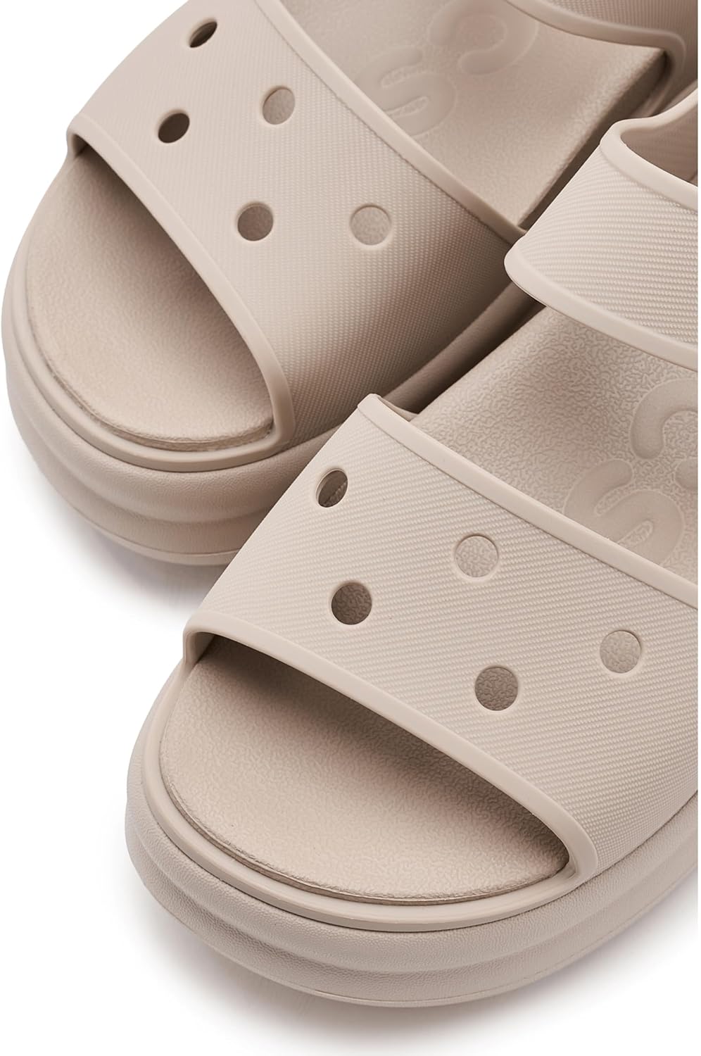 크록스 Soho Y Strap 샌들