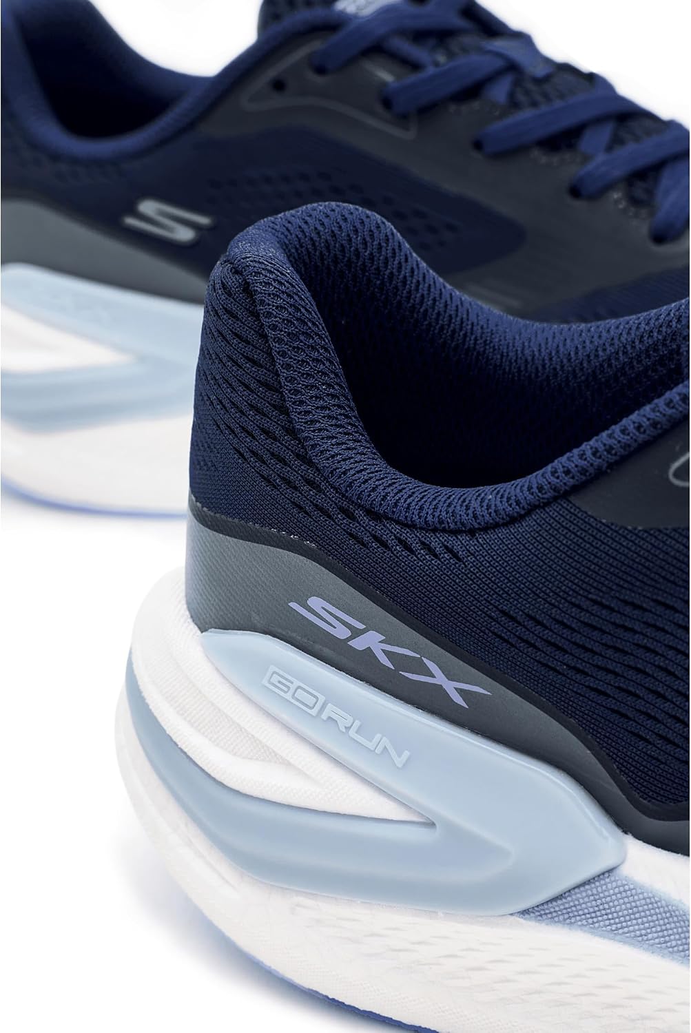스케쳐스 고 런 Consistent Pro Corus