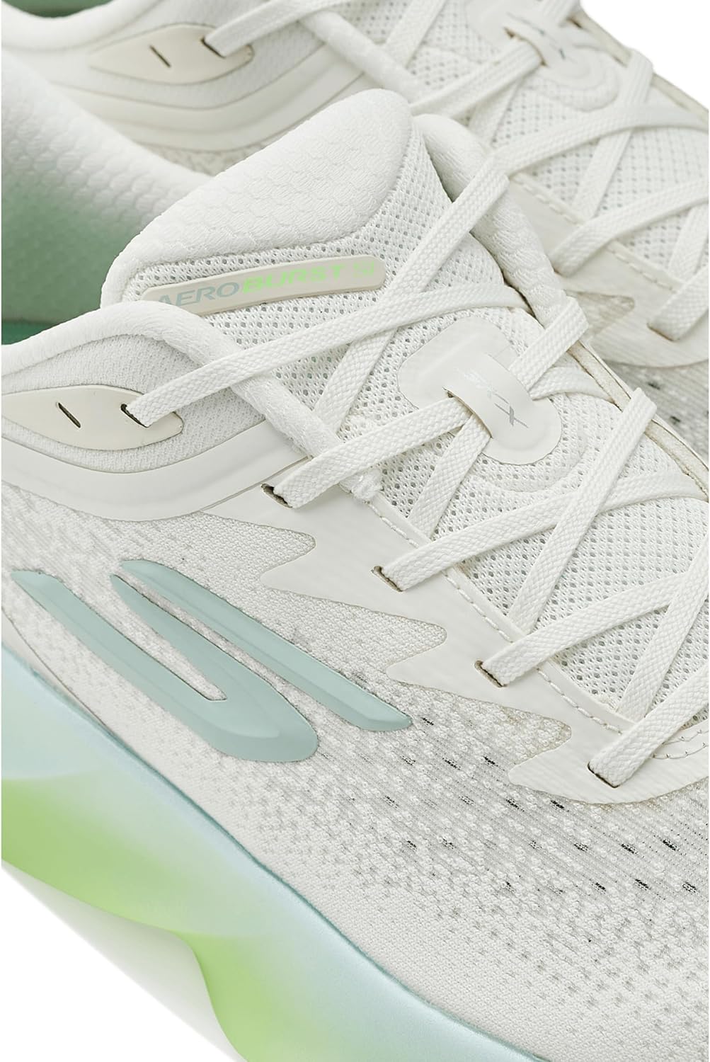 스케쳐스 Aero Burst
