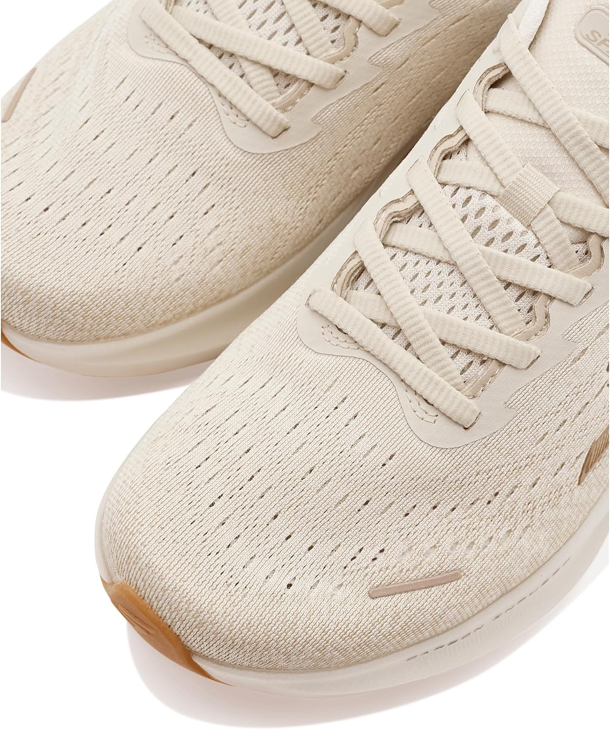 스케쳐스 Aero Spark