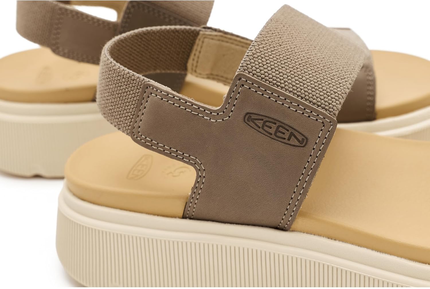 킨 Elle Mila Backstrap 샌들