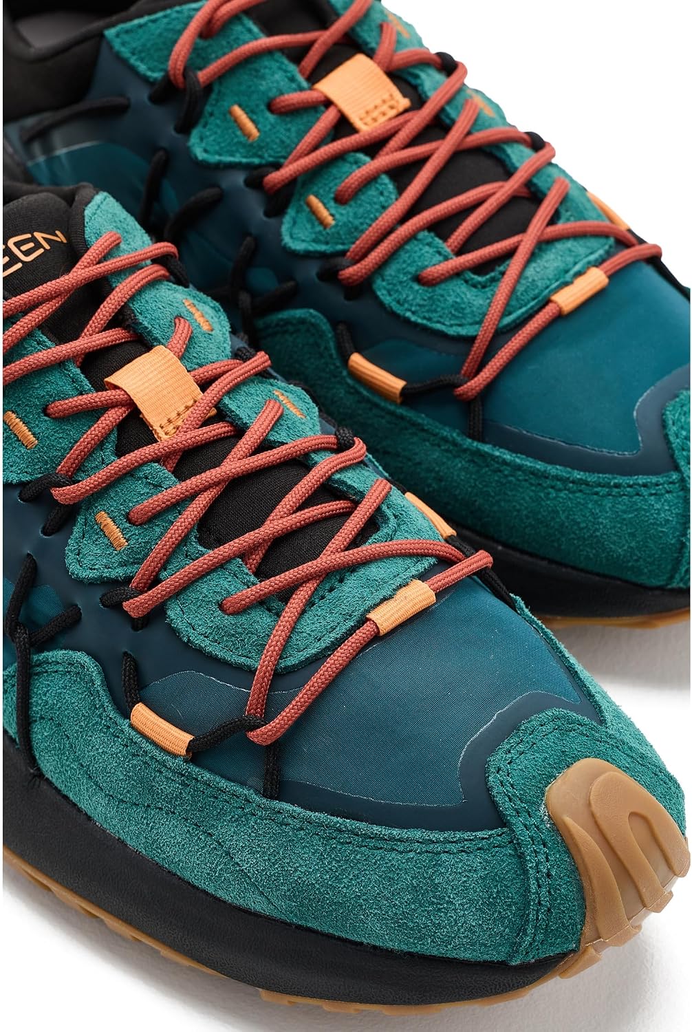 킨 UNEEK Trekker 스니커즈
